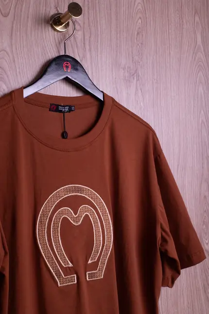 Blusa feminina Oversized Aplique Ferradura