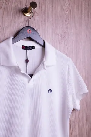 Pólo Feminina Tricot Off White Logo Marinho Mangalarga Marchador
