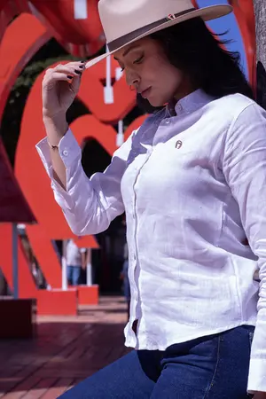 Camisa Feminina Linho Branca Logo Marrom Mangalarga Marchador