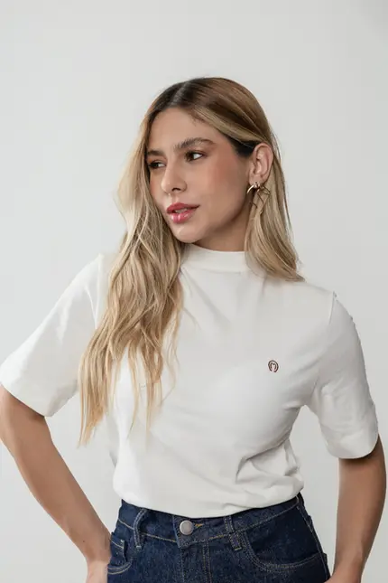Blusa Feminina Gola Alta Off White Mangalarga Marchador